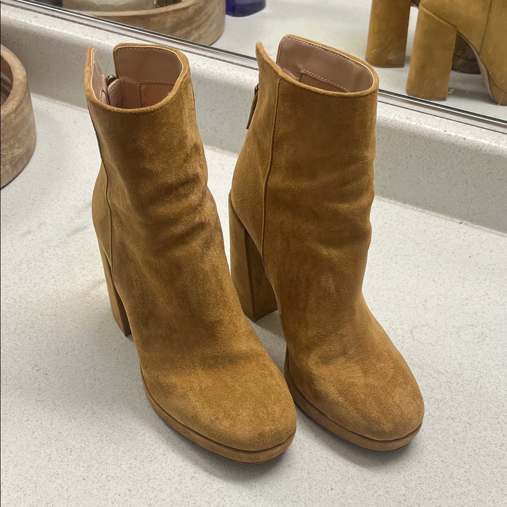 Steve Madden Tan Suede Heeled Boots